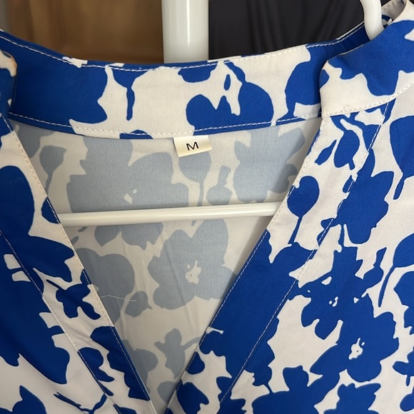 Women’s blue and white floral dress - Picture 5 of 6